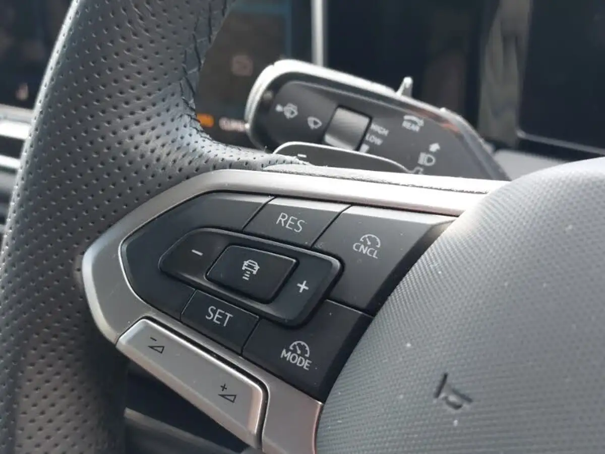 2024-volkswagen-tiguan-20tdi-r-line-150ps-big-12