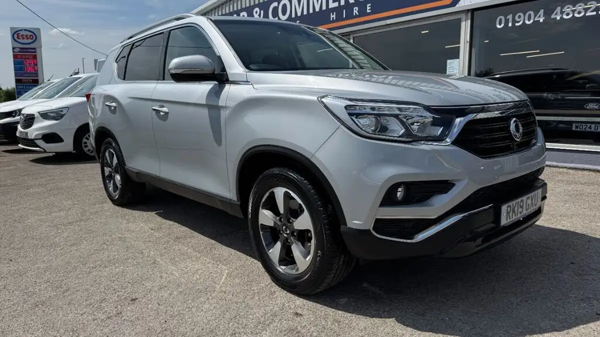 2019-kgm-ssangyong-rexton-22td-elx-t-tronic-big-0