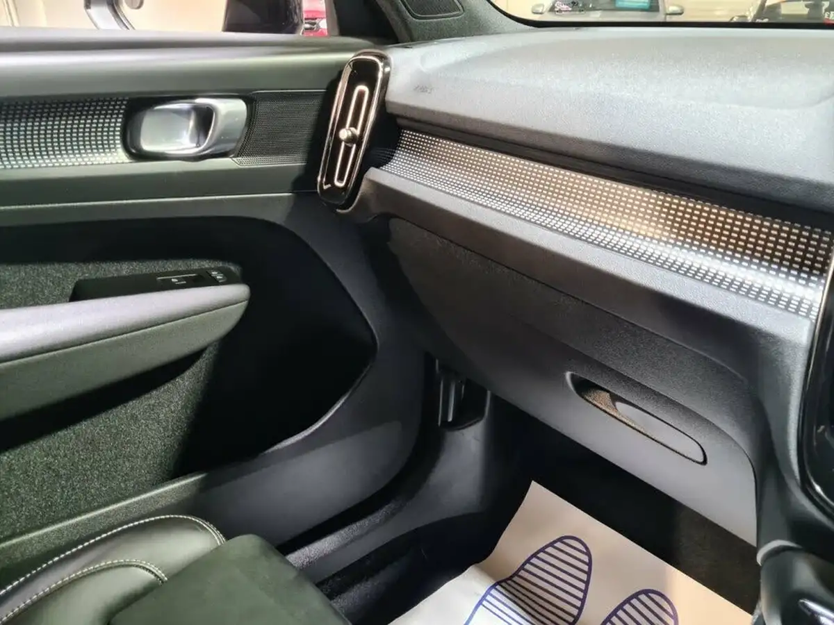 2021-volvo-xc40-15-t3-r-design-pro-161bhp-auto-big-29