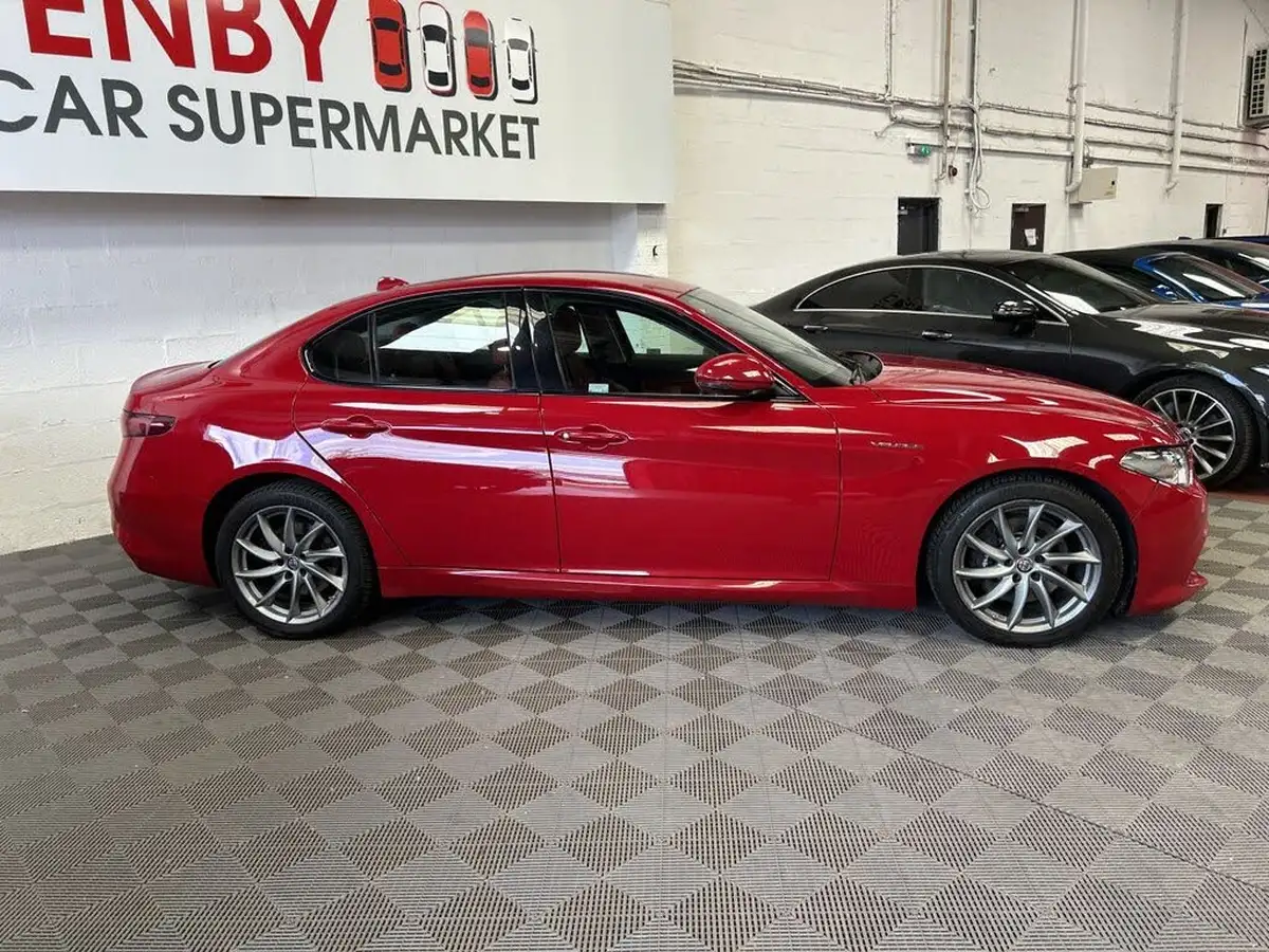 2018-alfa-romeo-giulia-20-veloce-big-10