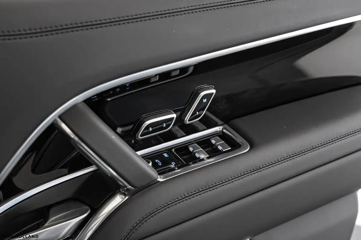 2024-land-rover-range-rover-30-d350-hse-big-37