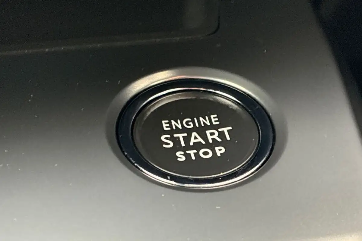 2023-peugeot-308-12-puretech-gt-130ps-ss-eat8-big-25