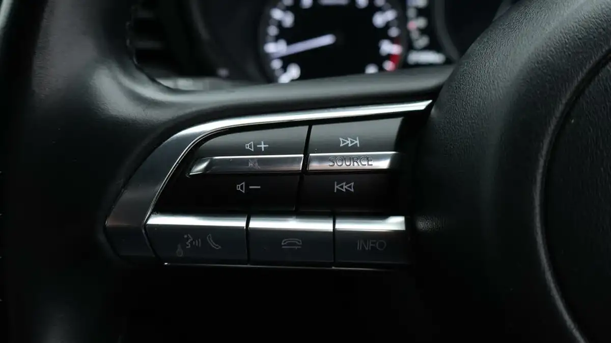 2022-mazda-mazda3-20-se-l-big-25