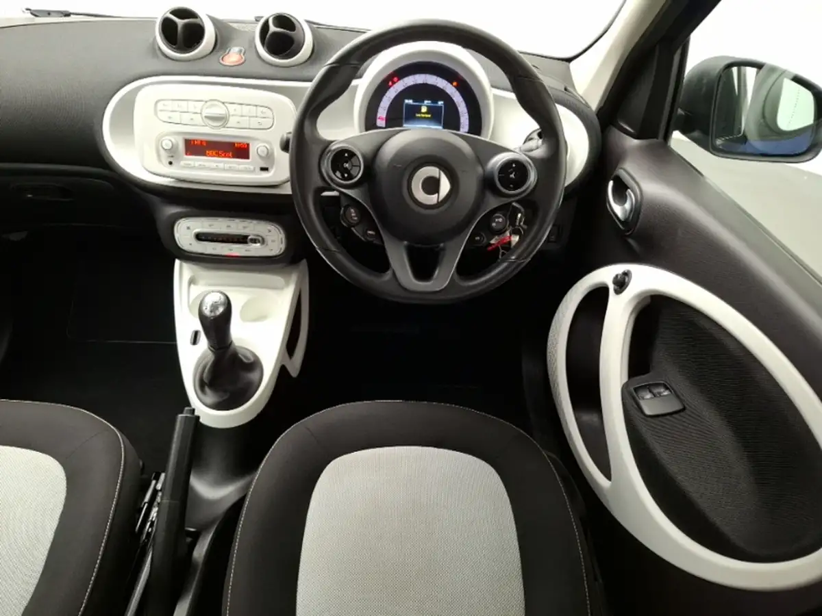 2024-mazda-mazda2-15-homura-big-6