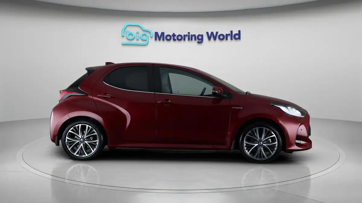 2021-toyota-yaris-15-vvt-i-excel-big-8
