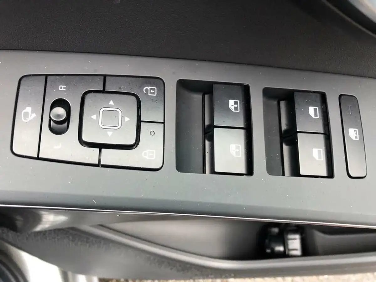 2024-kia-niro-ev-e-3-big-25
