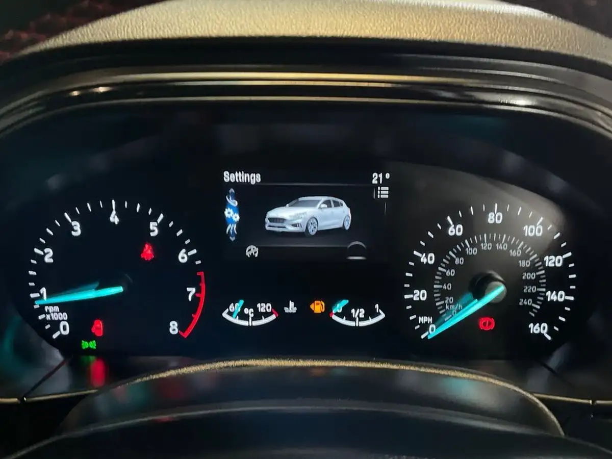 2019-ford-focus-15t-st-line-x-182ps-hatchback-big-42