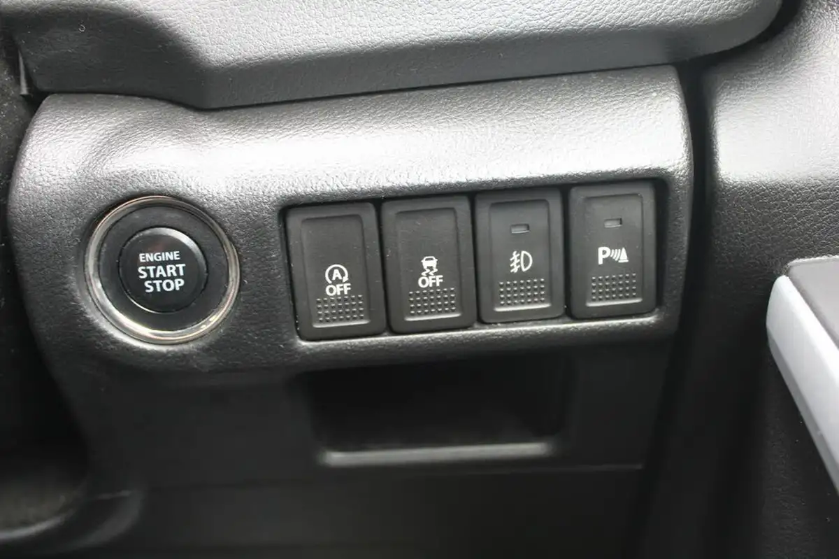2016-suzuki-s-cross-10-boosterjet-sz-t-110ps-big-29