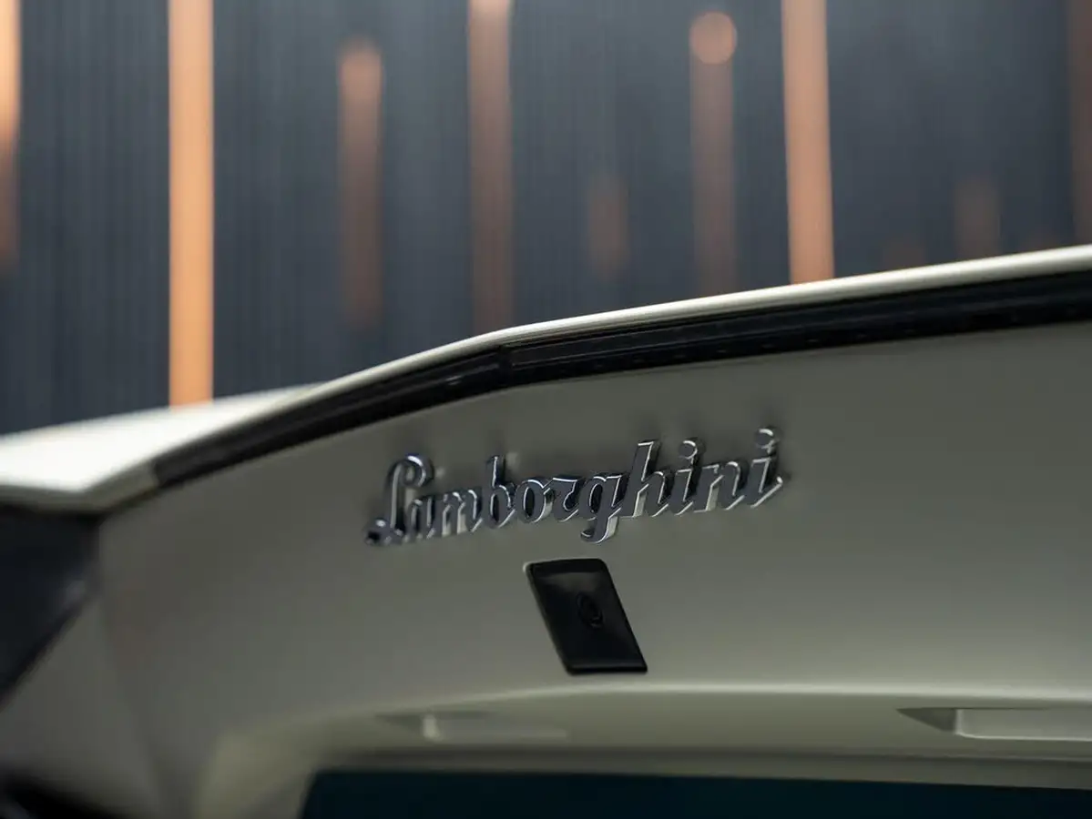 2016-lamborghini-aventador-65-lp-750-4-superveloce-coupe-big-40
