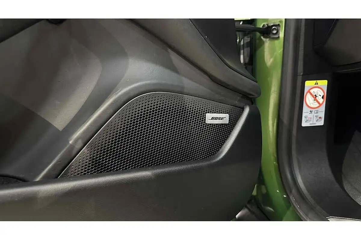 2022-porsche-taycan-e-turbo-big-30