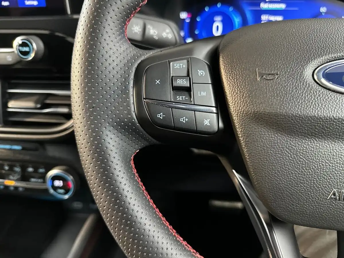 2022-ford-kuga-big-31