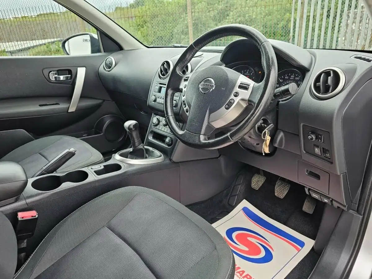 2012-nissan-qashqai-16-acenta-big-22