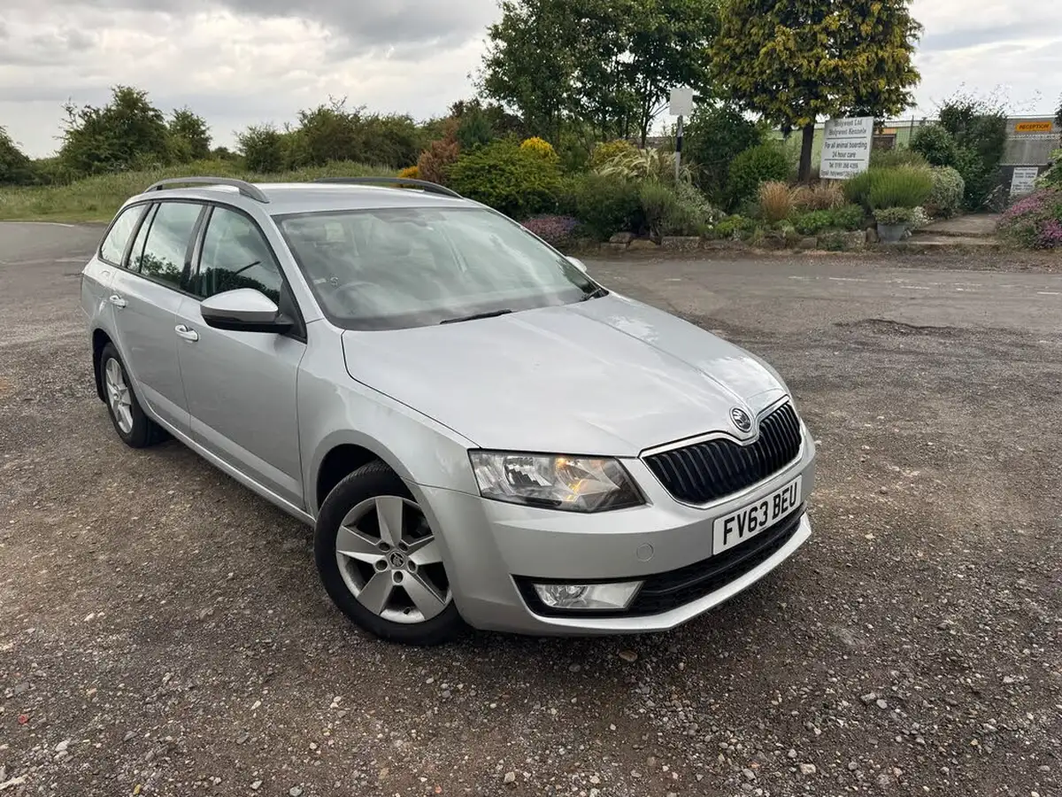 2013-skoda-octavia-16tdi-se-estate-dsg-big-5