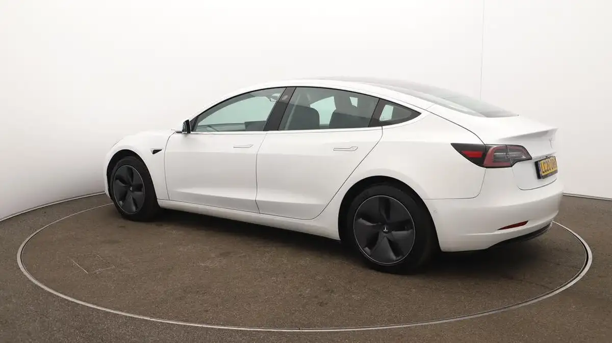2020-tesla-model-3-e-standard-plus-big-28