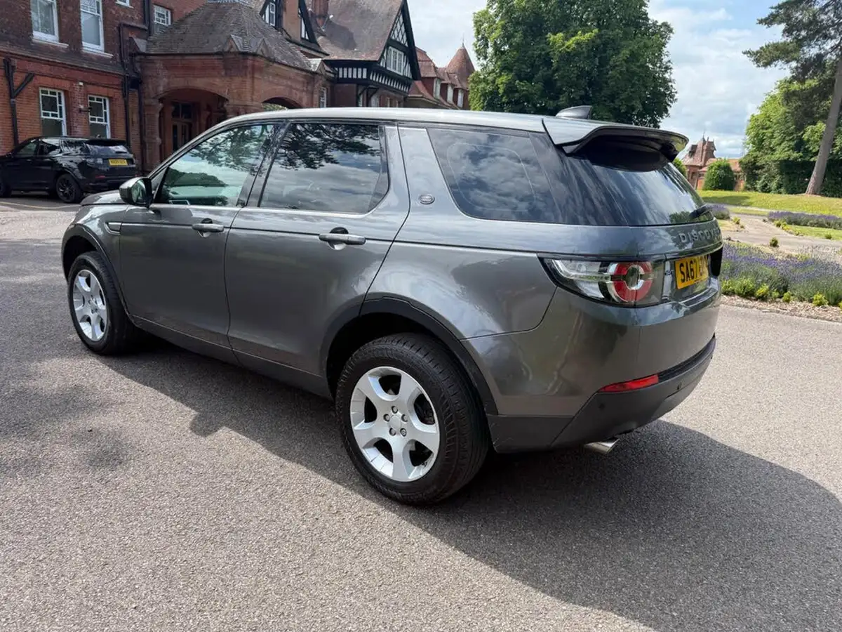 2017-land-rover-discovery-sport-20td4-se-150ps-suv-big-18
