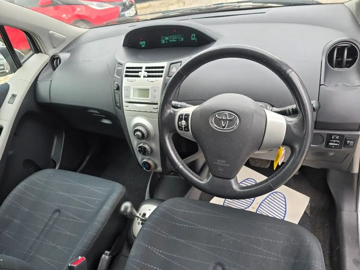 2007-toyota-yaris-13-zinc-5d-mmt-big-10