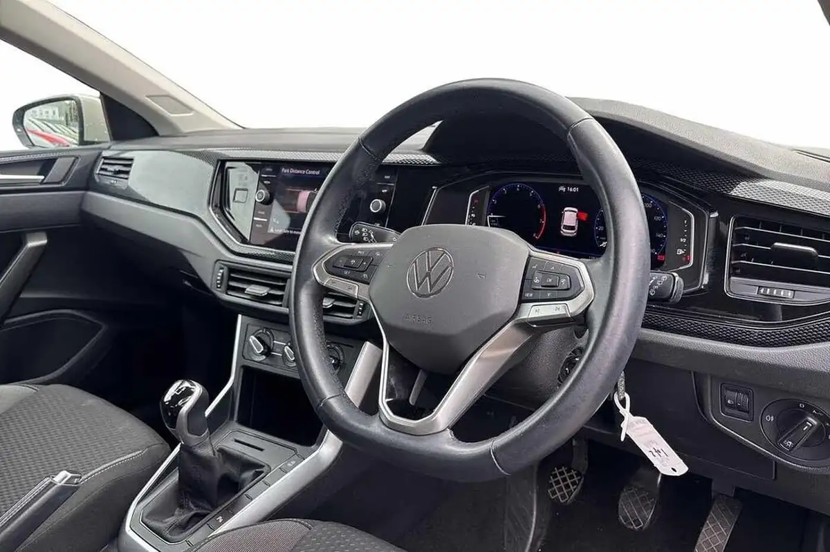 2022-volkswagen-polo-10-tsi-life-big-5