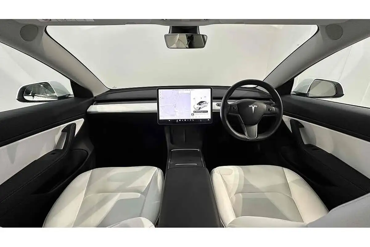 2020-tesla-model-3-e-long-range-big-28