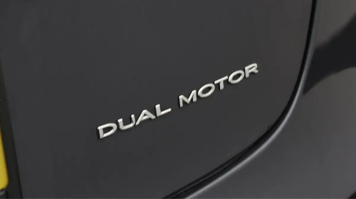 2021-tesla-model-3-e-long-range-awd-big-21