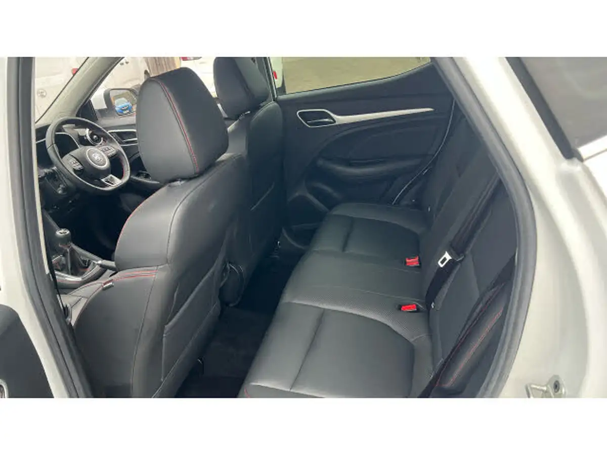 2023-mg-zs-suv-15-vti-tech-exclusive-big-15