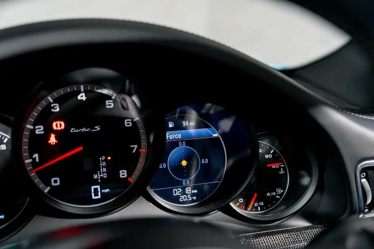 2016-porsche-911-38-turbo-s-cabriolet-big-31
