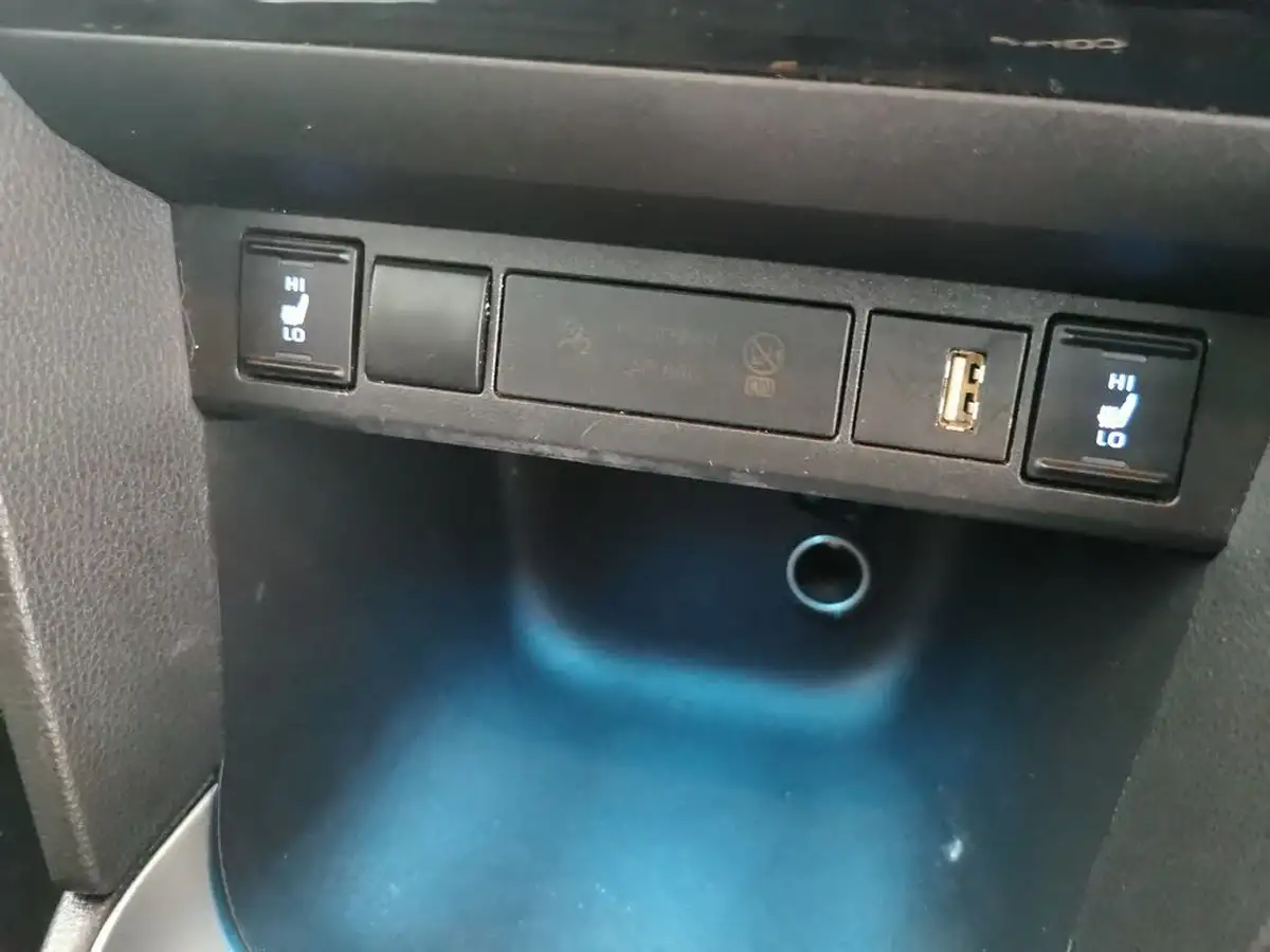 2022-toyota-yaris-cross-15-vvt-i-excel-awd-i-big-23