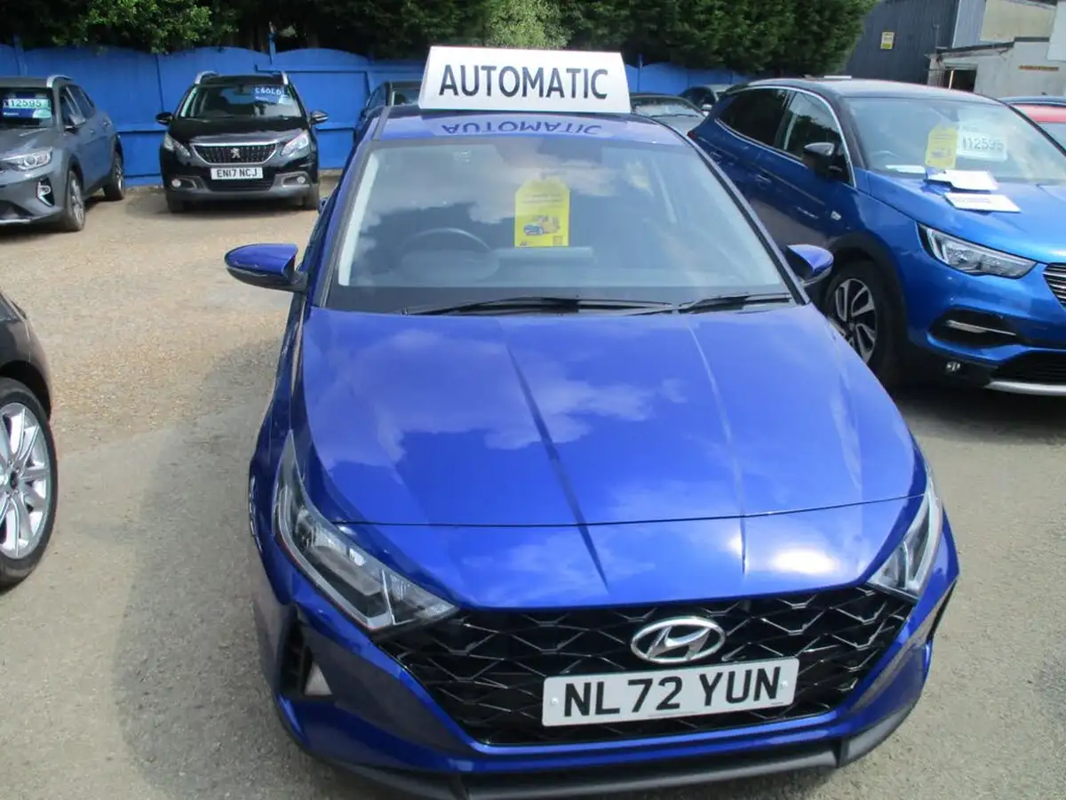 2022-hyundai-i20-10-t-gdi-se-connect-dct-big-1