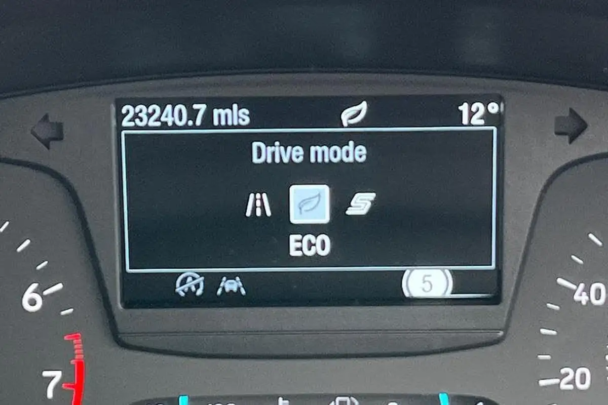 2018-ford-focus-10t-zetec-125ps-hatchback-big-34