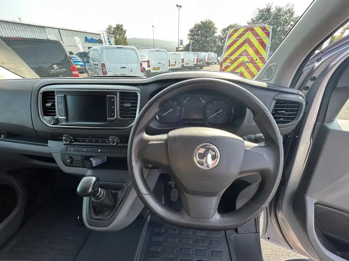 2022-vauxhall-vivaro-15td-2700-l1h1-sportive-120pseu6d-big-17