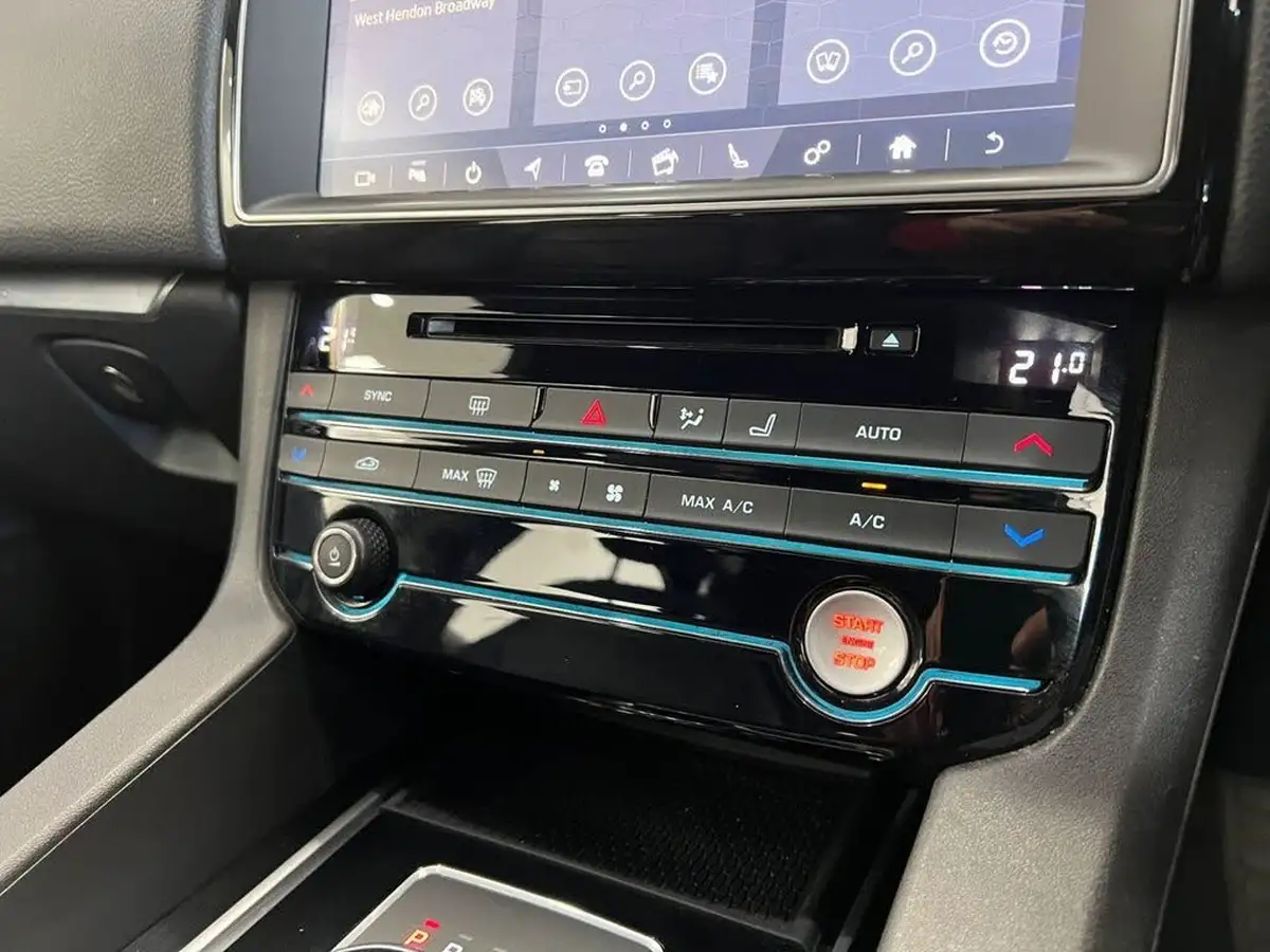 2016-jaguar-f-pace-20-i4d-prestige-awd-auto-big-20