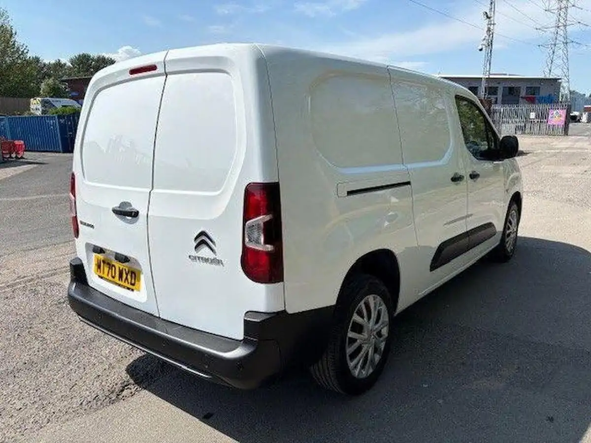 2020-citroen-berlingo-15bluehdi-950-enterprise-100pseu6dt-e-ss-panel-big-3