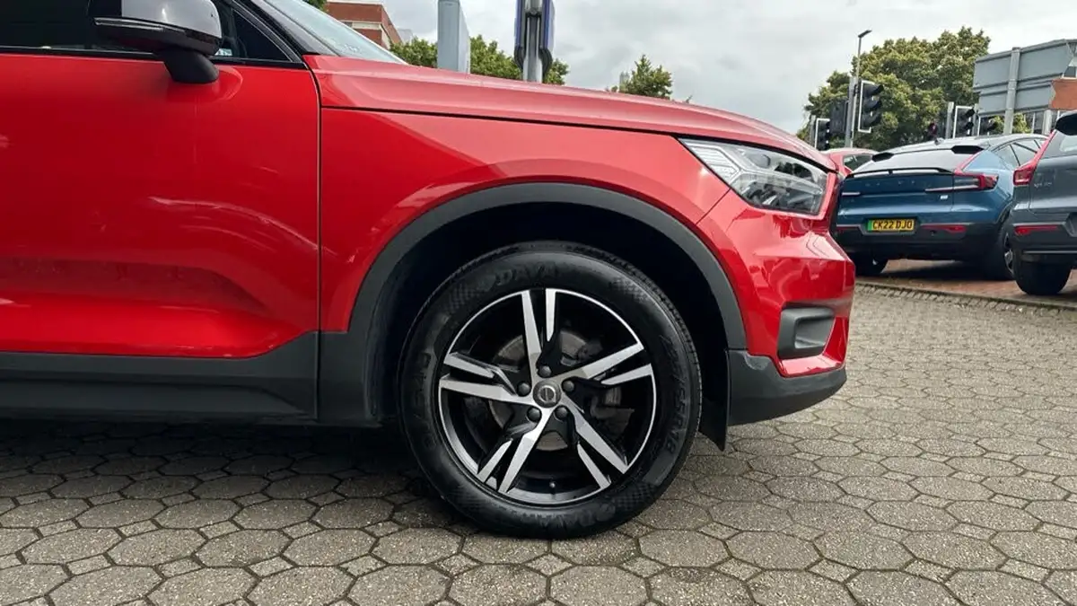 2020-volvo-xc40-15-t3-r-design-geartronic-big-15