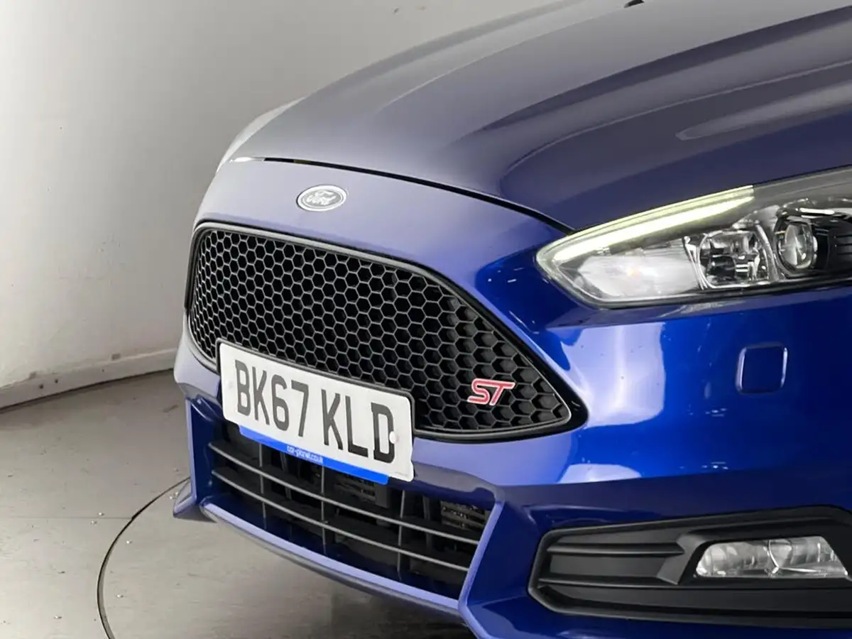 2017-ford-focus-20t-st3-hatchback-big-51