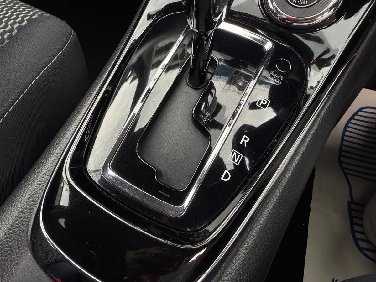 2015-nissan-pulsar-12-n-tec-xtronic-big-43