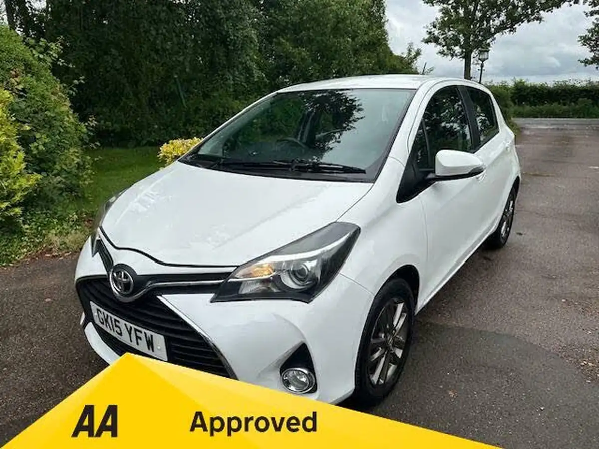 2015-toyota-yaris-133-icon-vvt-i-5d-cvt-big-0