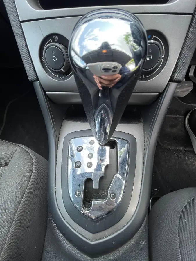 2011-peugeot-308-16-s-vti-auto-big-4