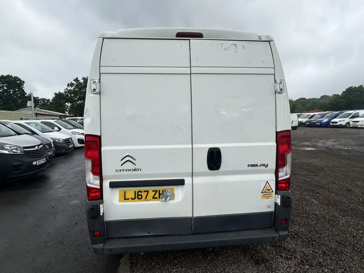 2017-citroen-relay-20bluehdi-35-l3h2-enterprise-130eu6-big-2
