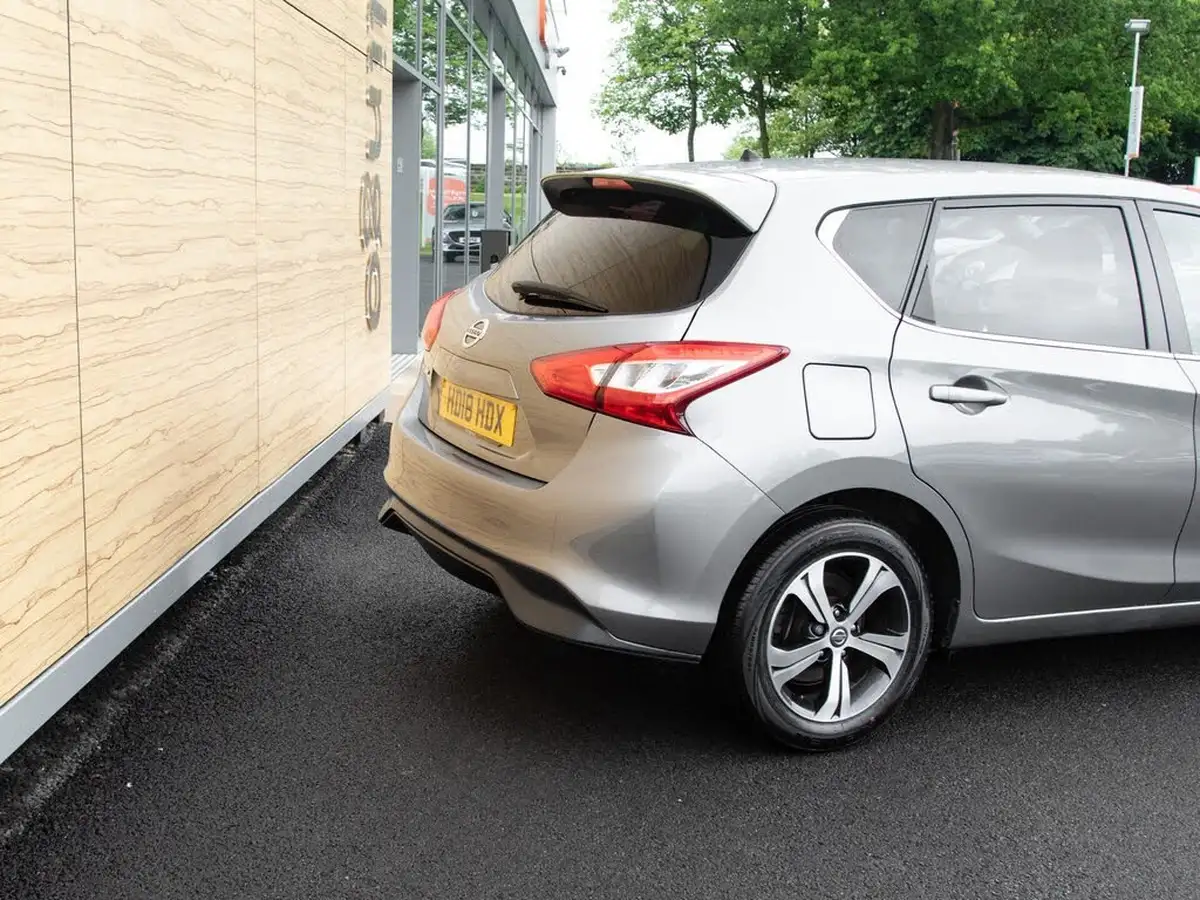 2018-nissan-pulsar-12-dig-t-acenta-big-7