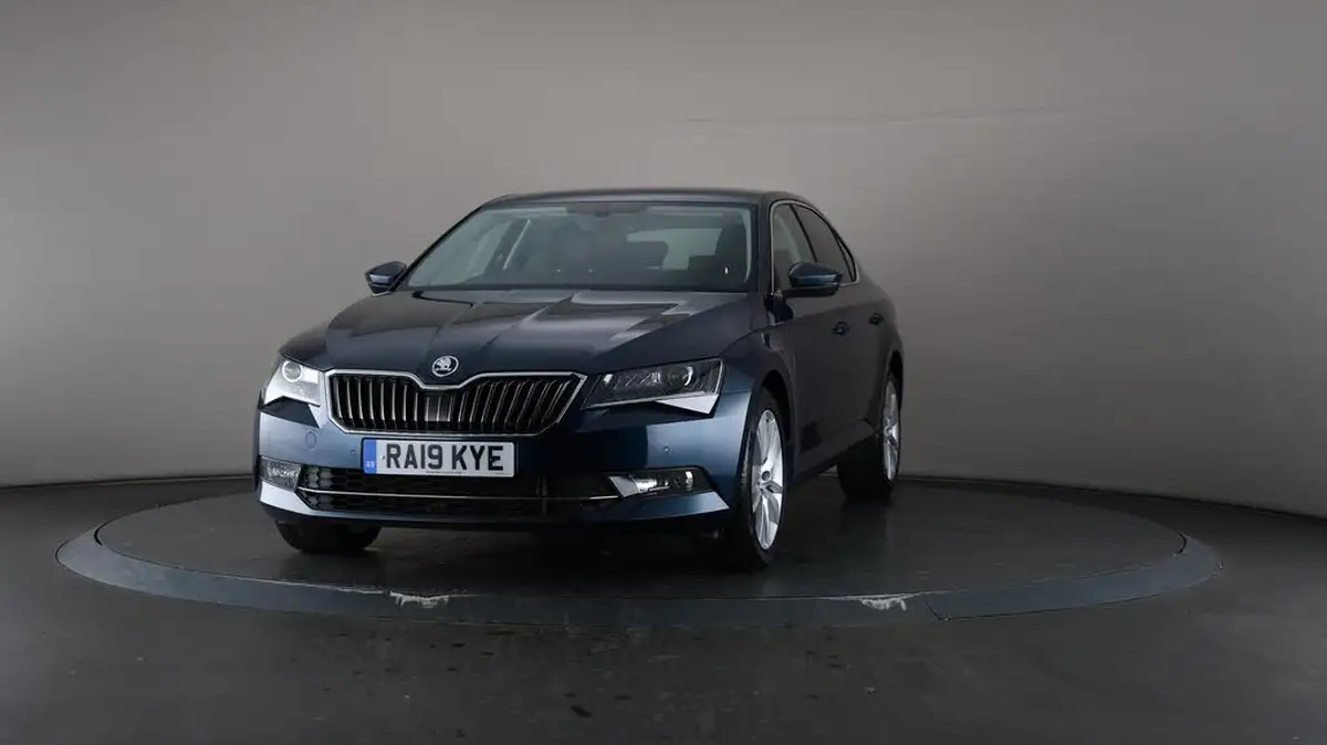 2019-skoda-superb-20tdi-se-l-executive-150ps-hatchback-big-47