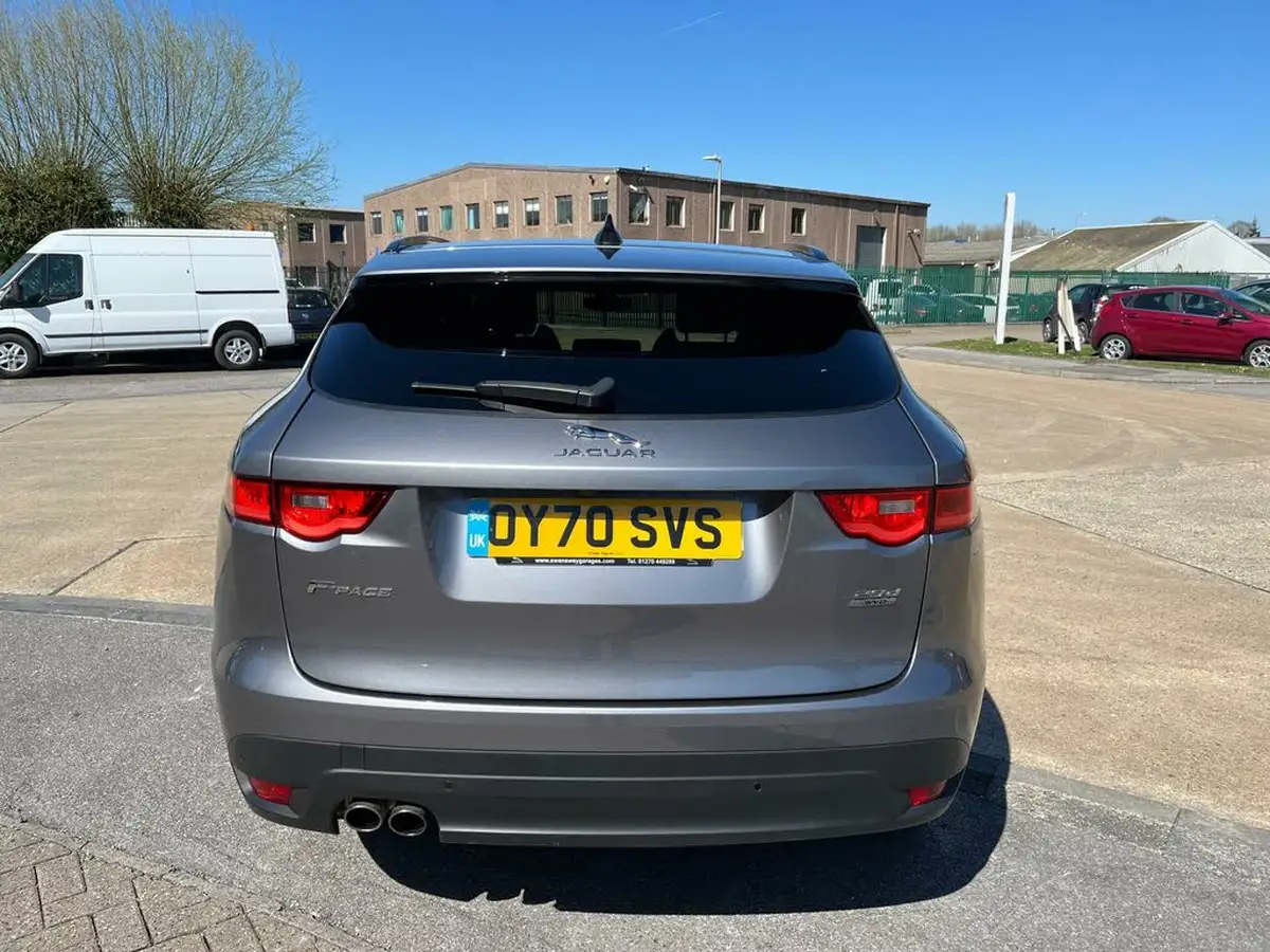 2020-jaguar-f-pace-20-i4d-chequered-flag-180ps-big-4