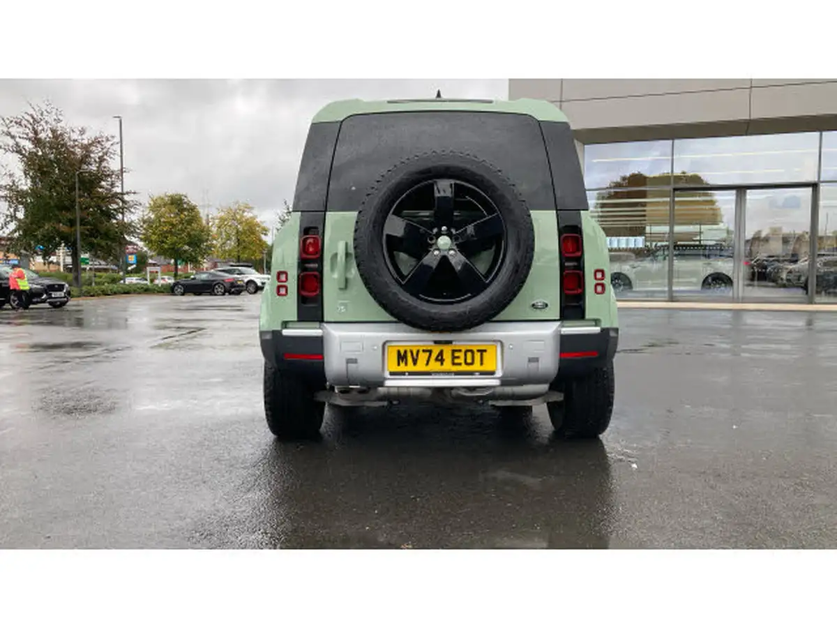 2024-land-rover-90-defender-30-d300-75th-edition-big-35
