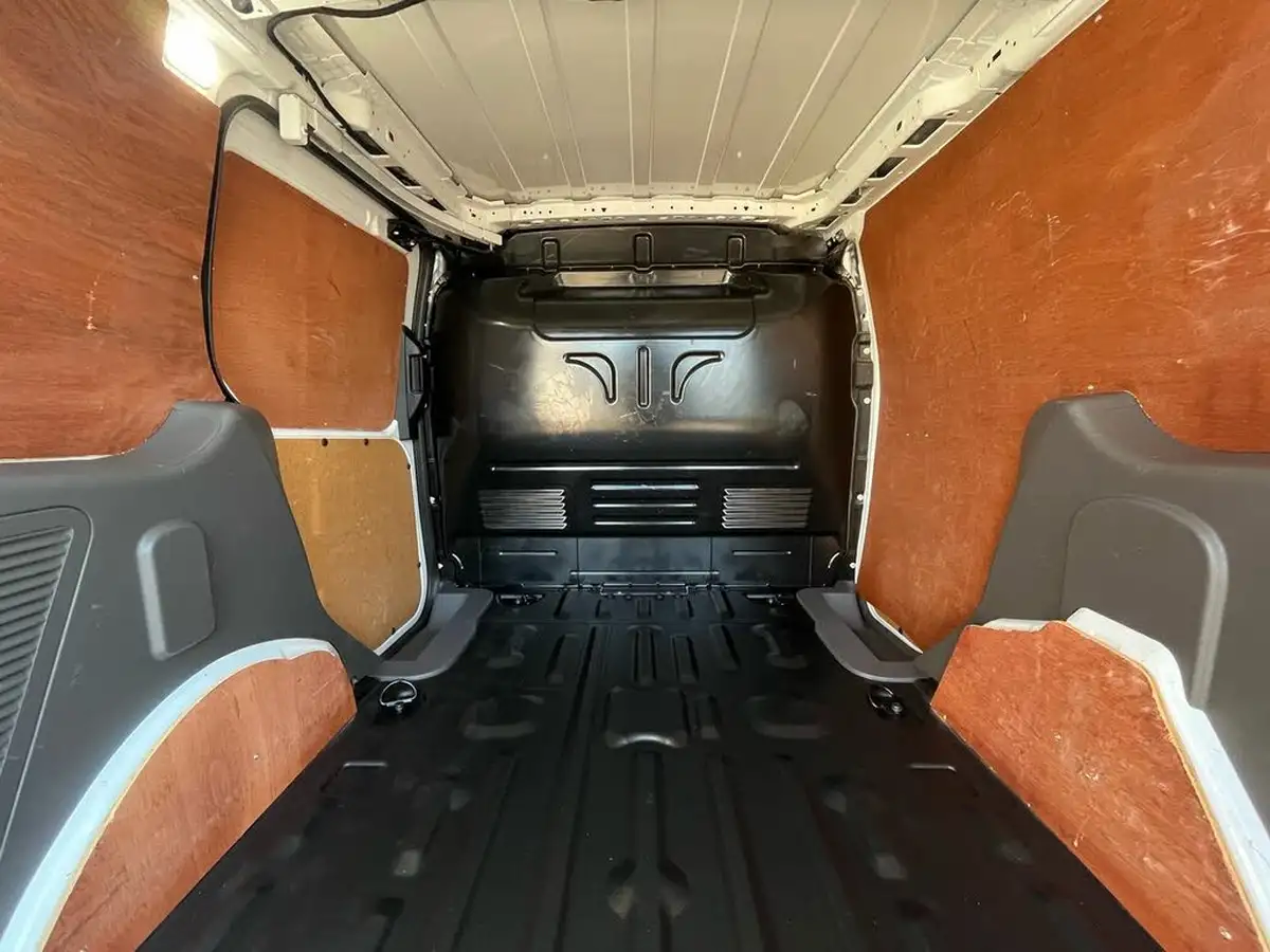 2022-ford-transit-connect-big-23