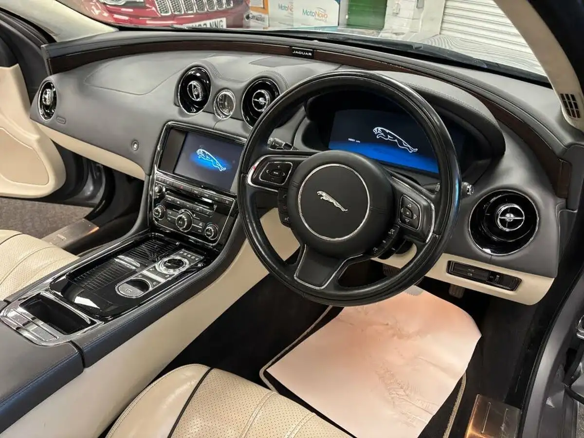 2014-jaguar-xj-series-30td-xj-portfolio-swb-auto-big-17