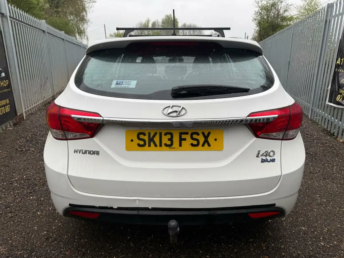 2013-hyundai-i40-17td-active-115ps-estate-5d-big-5