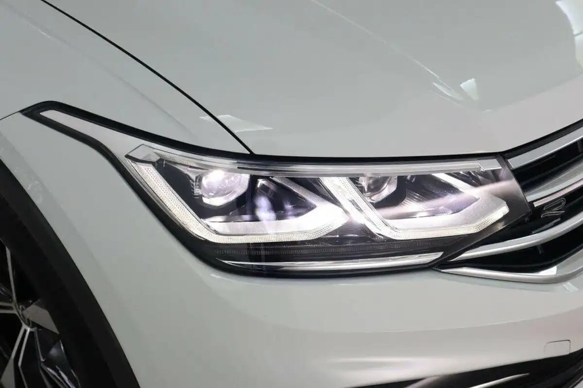 2022-volkswagen-tiguan-allspace-15-tsi-r-line-big-51