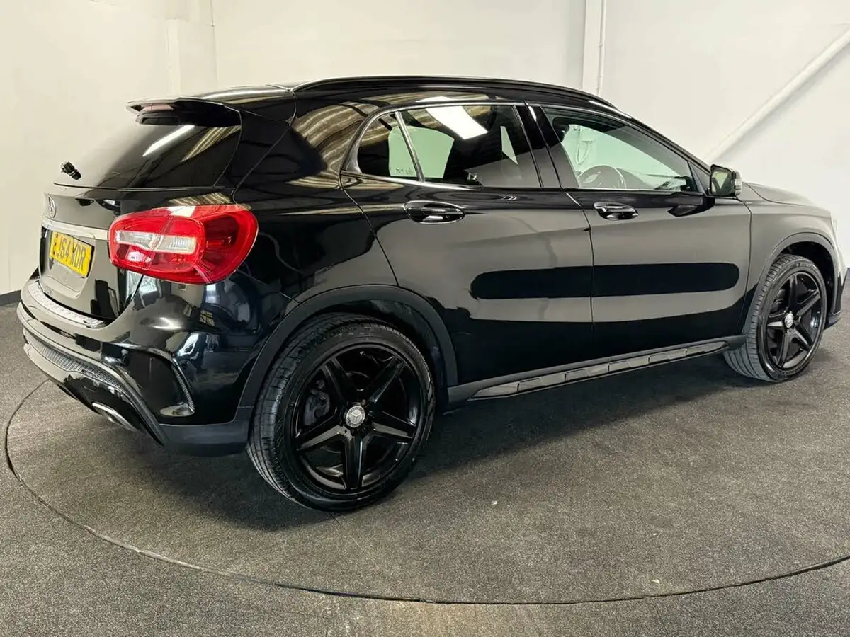 2015-mercedes-benz-gla-class-20-amg-line-big-6