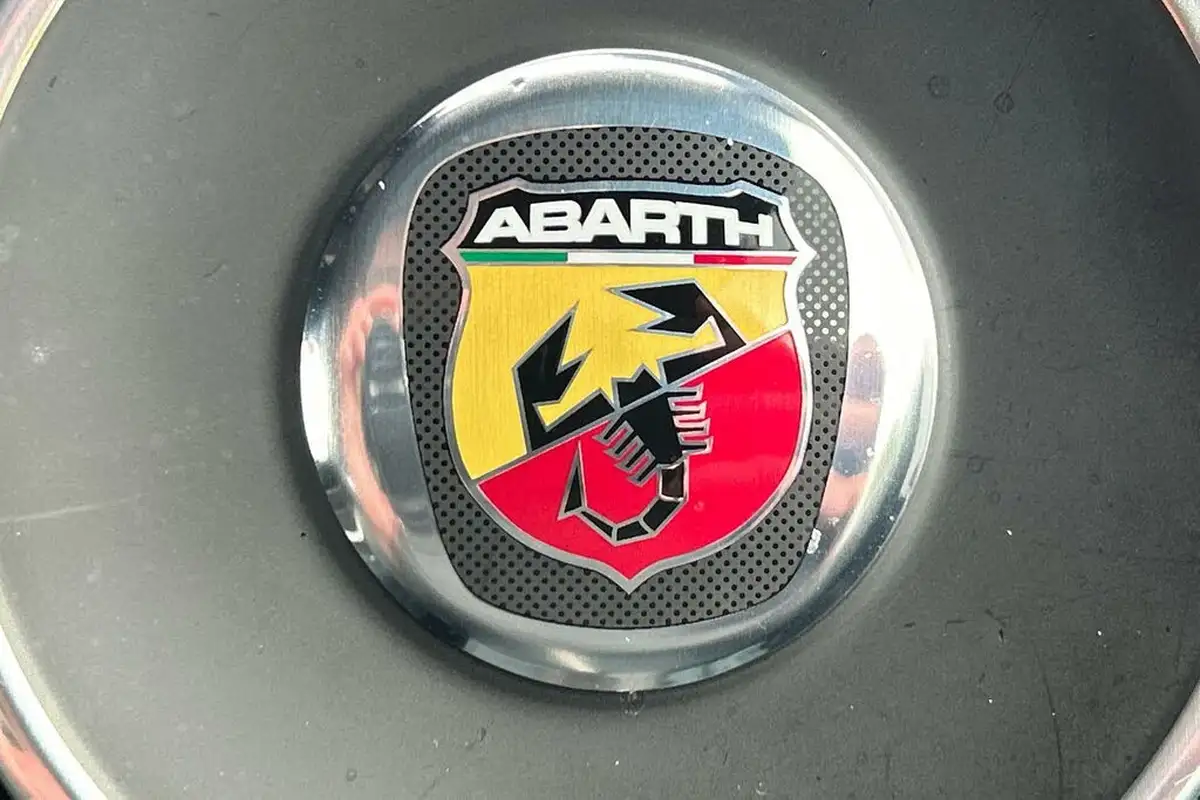 2016-abarth-500-14-tjet-595-big-22
