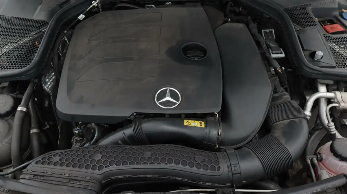 2019-mercedes-benz-c-class-15-c200-amg-line-premiumss-coupe-2d-big-19
