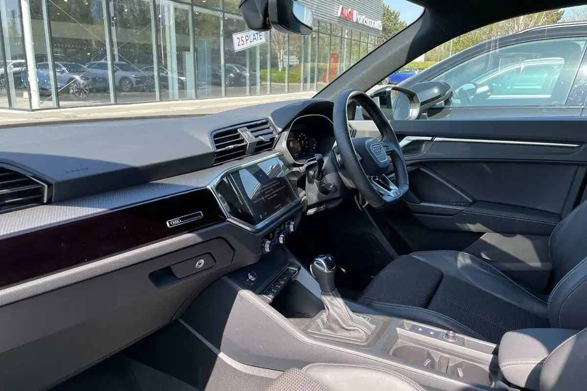 2023-audi-q3-15-35-tfsi-black-edition-cod-sportback-s-tronic-big-26