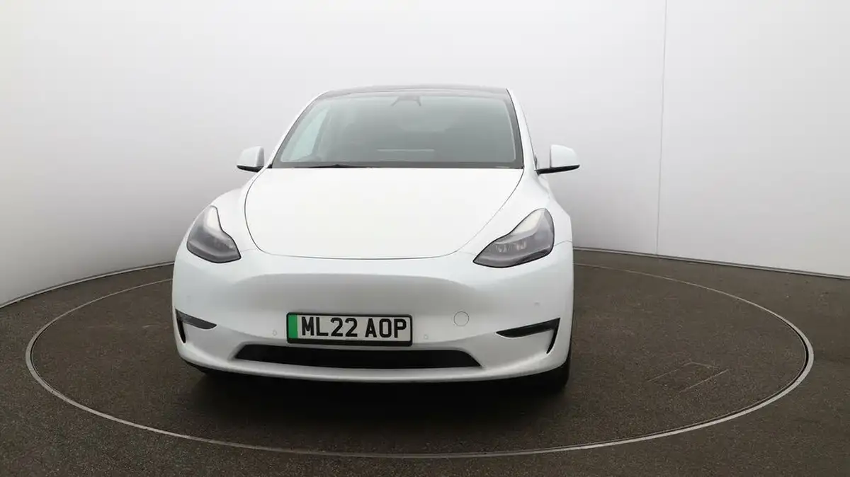 2022-tesla-model-y-e-long-range-big-30